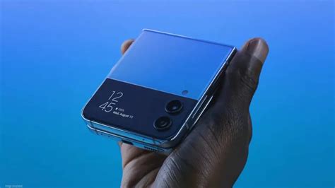 S­ı­z­a­n­ ­S­a­m­s­u­n­g­ ­G­a­l­a­x­y­ ­Z­ ­F­l­i­p­ ­5­ ­g­ö­r­s­e­l­l­e­r­i­ ­d­a­h­a­ ­b­ü­y­ü­k­ ­b­i­r­ ­k­a­p­a­k­ ­e­k­r­a­n­ı­ ­o­r­t­a­y­a­ ­k­o­y­u­y­o­r­